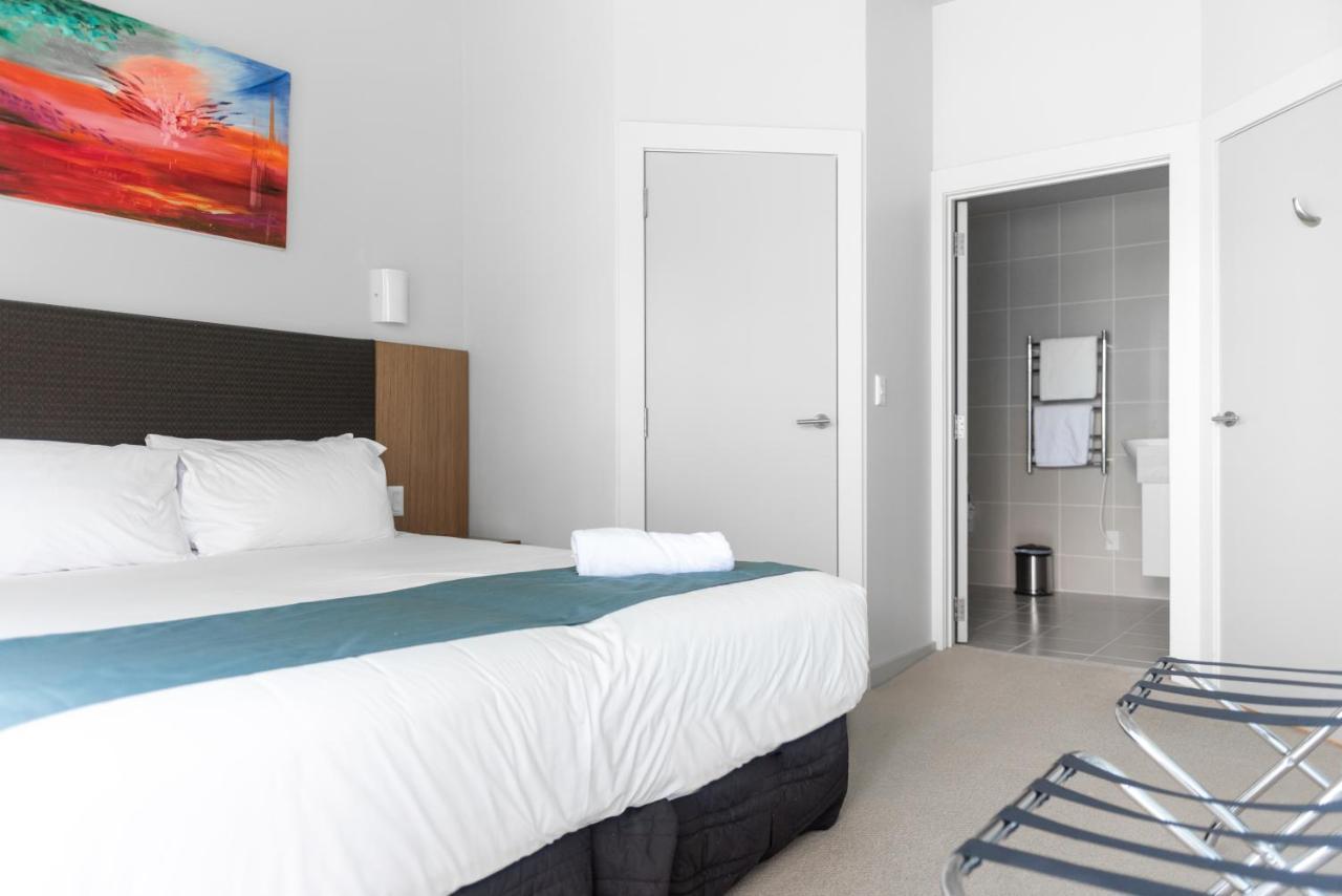 Two-Bedroom Premier Apartment with Sea View,1004916145:JPEG