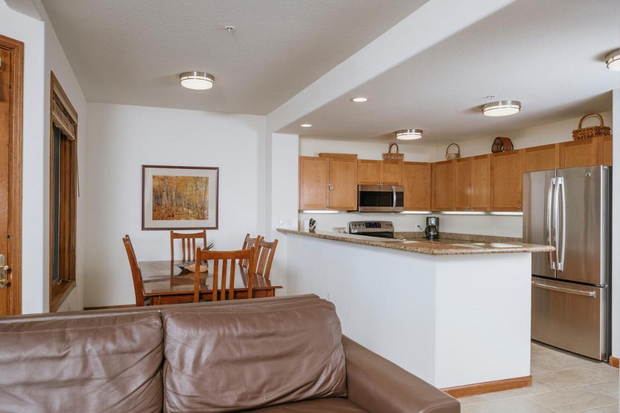 Two-Bedroom Condo,1449330760:JPEG