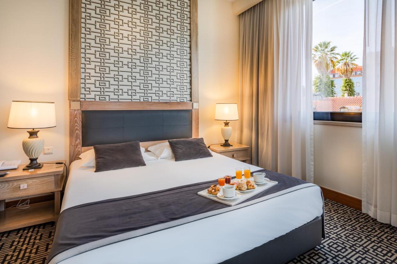 Quarto com Cama de Casal ou 2 de Solteiro