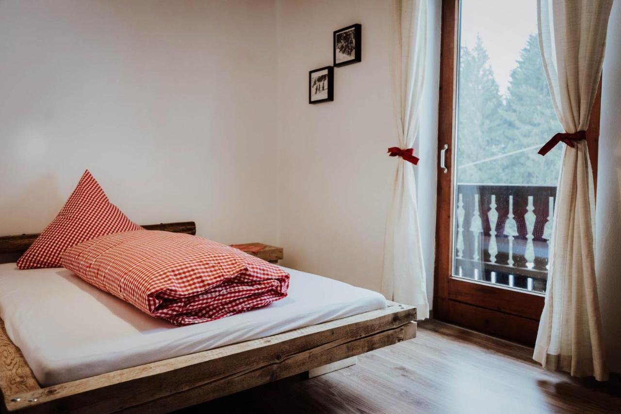 Single Room with Balcony,1032322790:JPEG