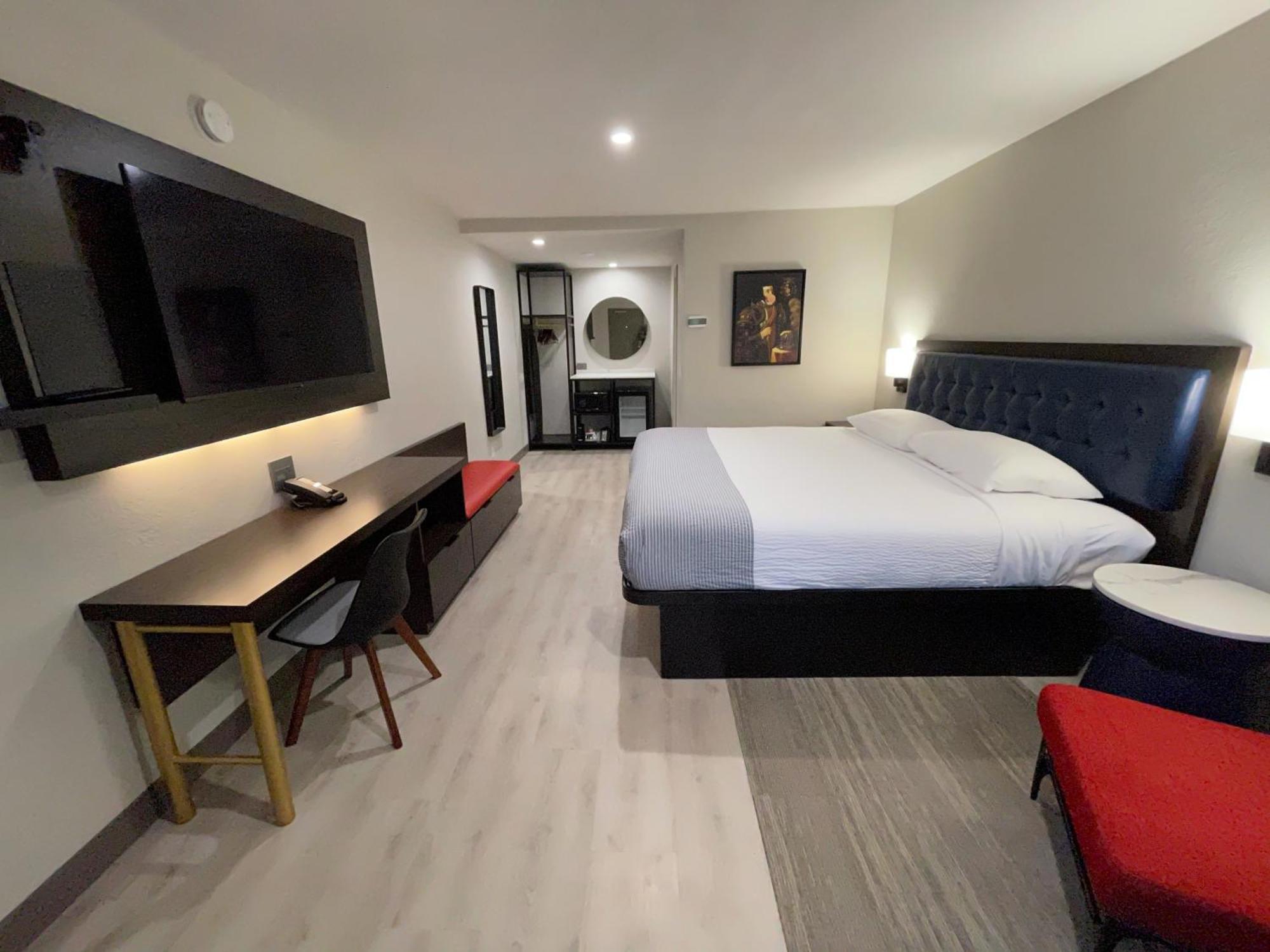 King Room - Non-Smoking