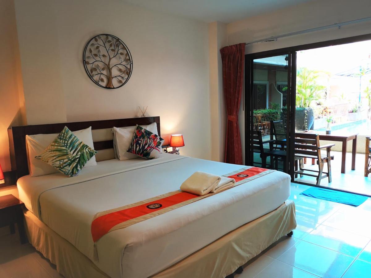 Deluxe Double Room with Pool Access