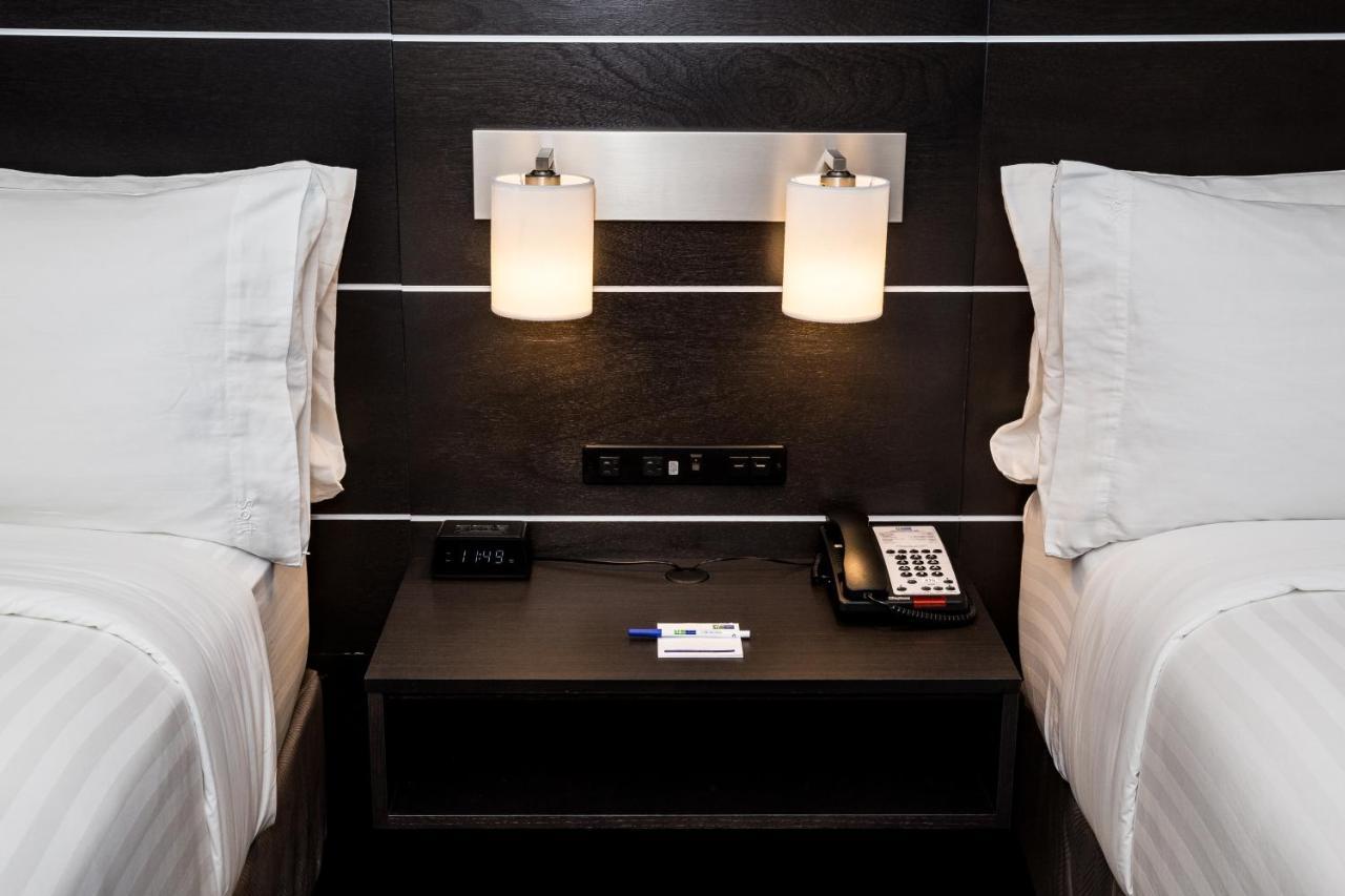 Standard Queen Room with Two Queen Beds