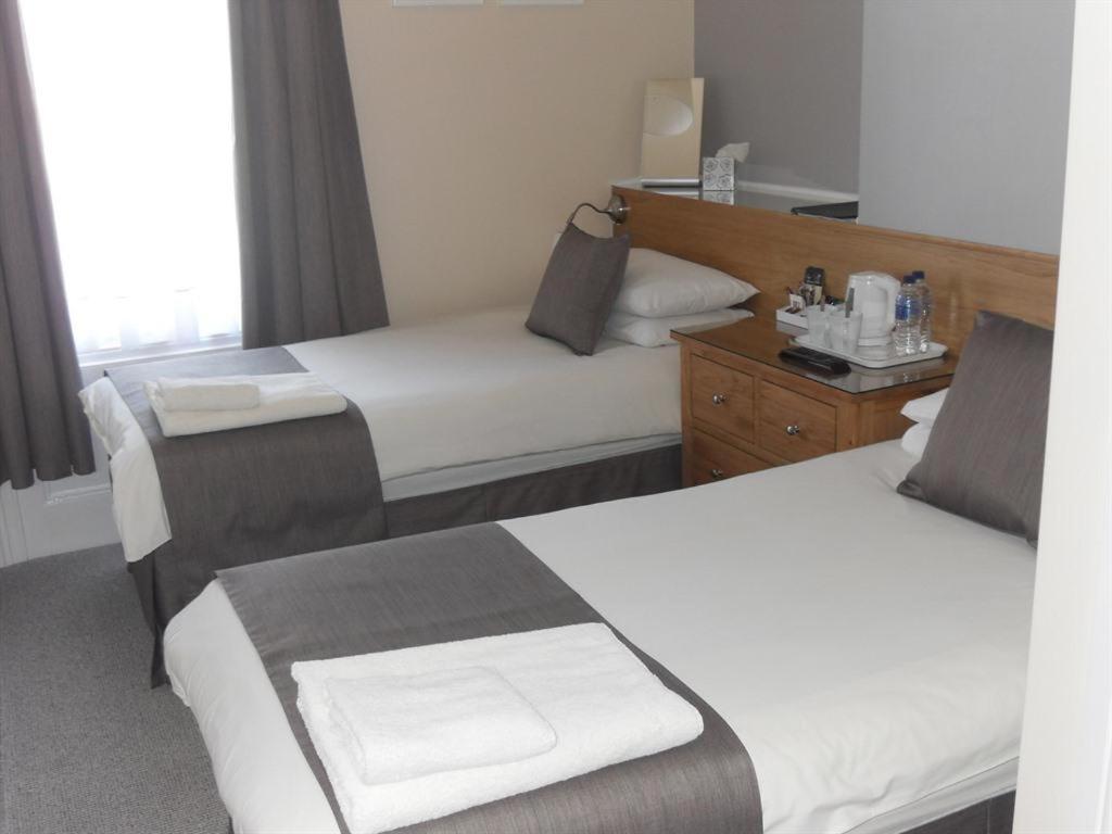 Chambre Lits Jumeaux avec Salle de Bains Privative