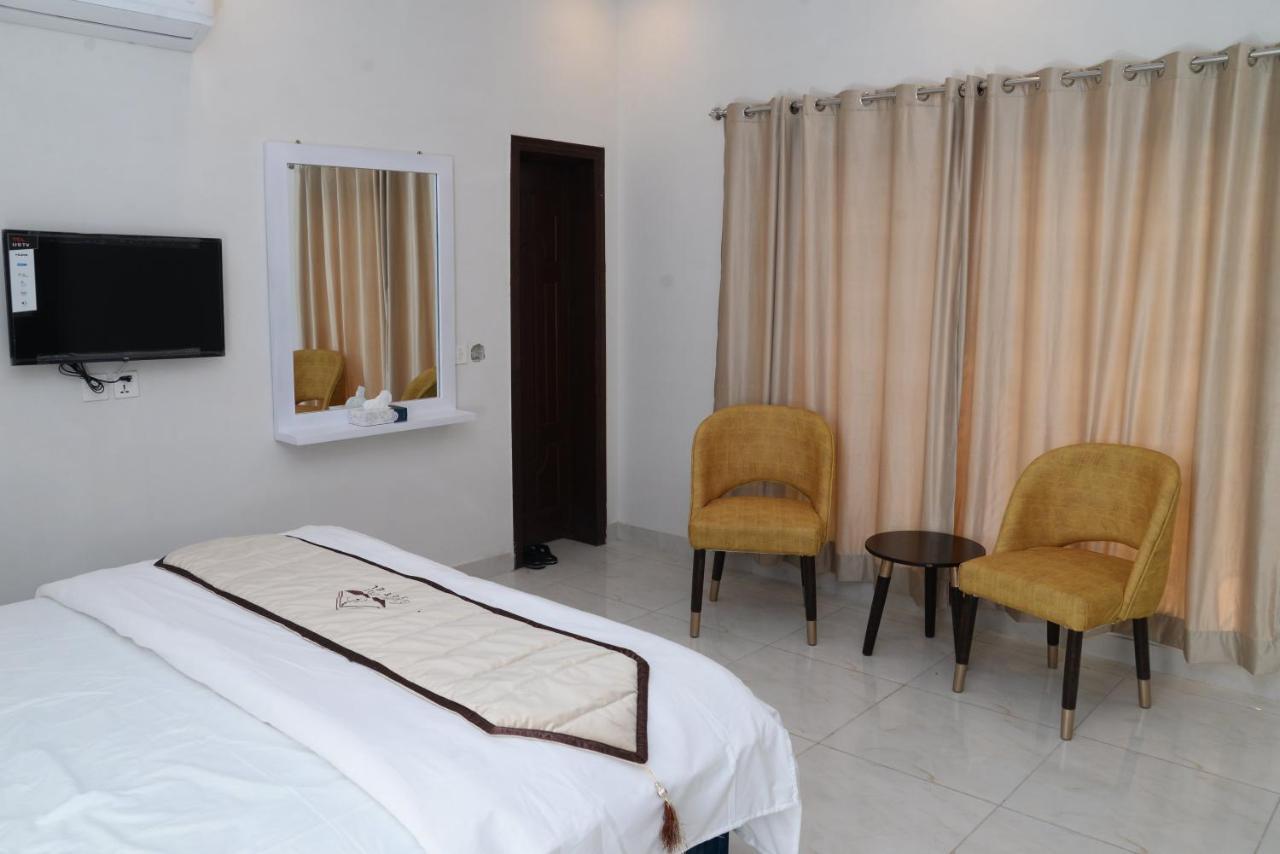 Economy Triple Room