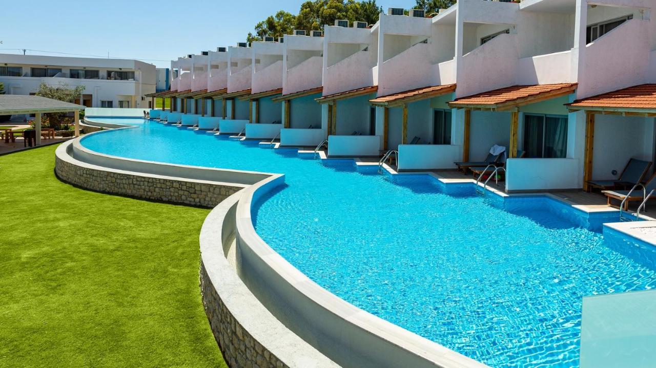 Chambre Exécutive avec Accès Direct à la Piscine