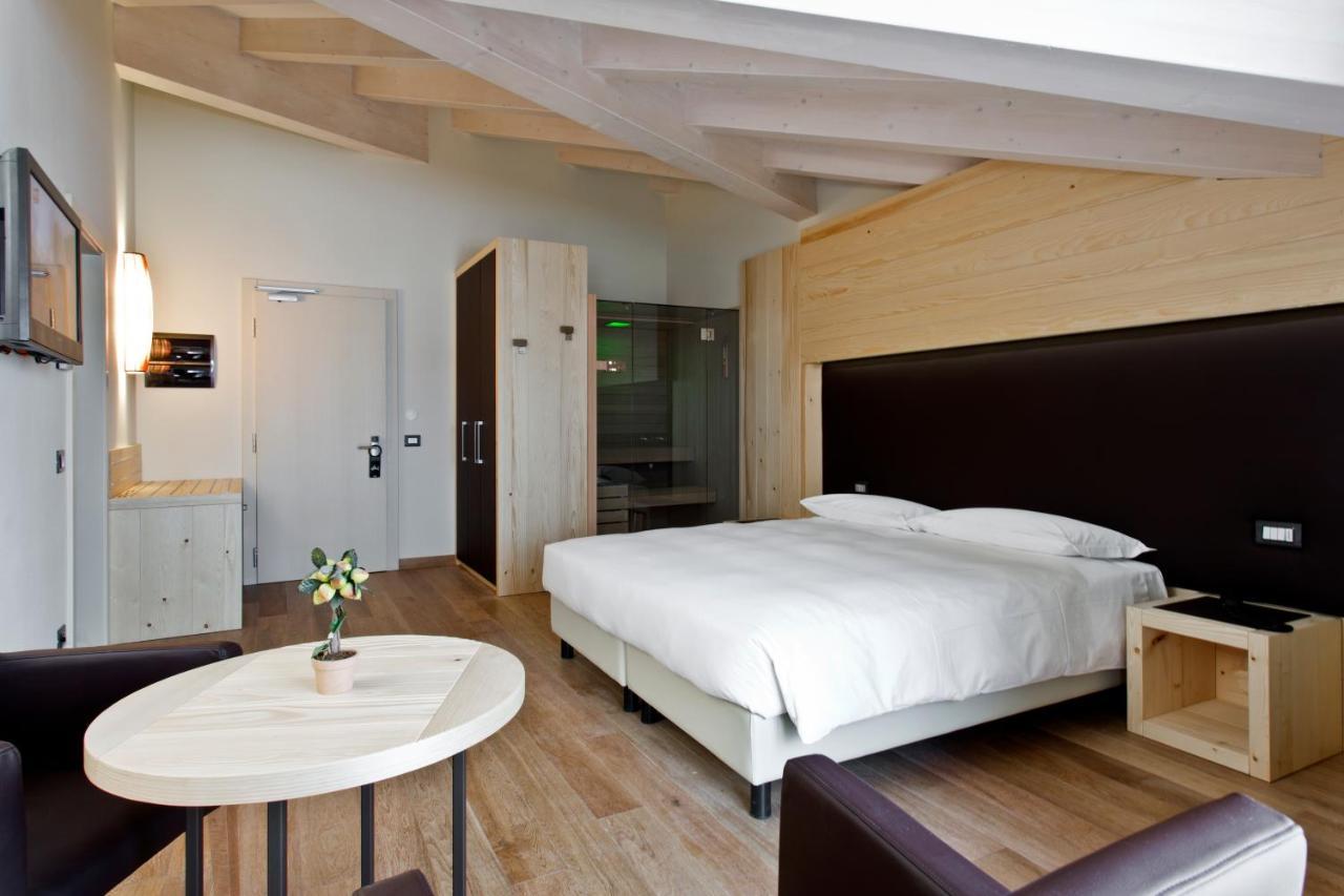 Suite with Sauna,1145424418:JPEG