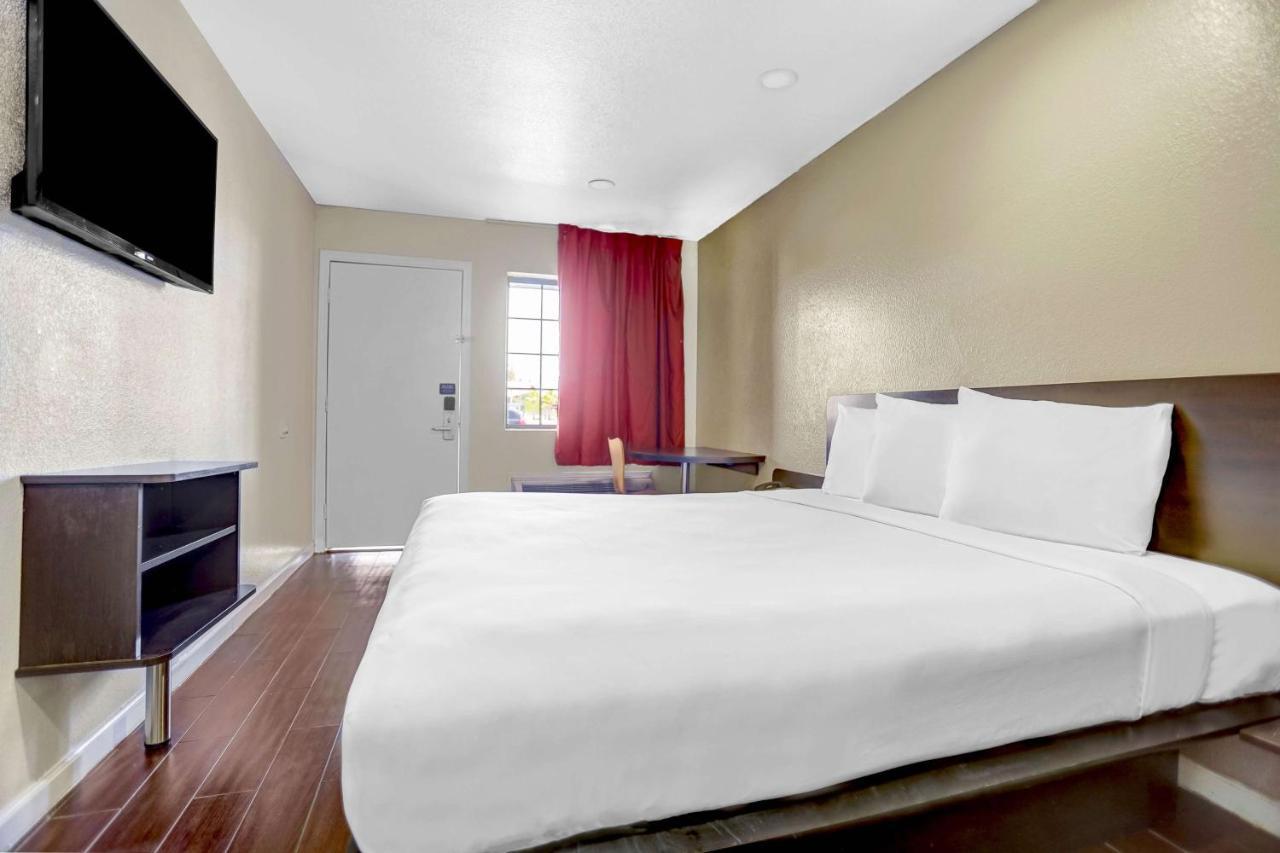 Deluxe King Room - Smoking