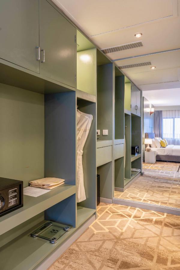 Presidential Suite (Free Return Airport Transfer & 10% discount on Food & Beverage),1176583666:JPEG