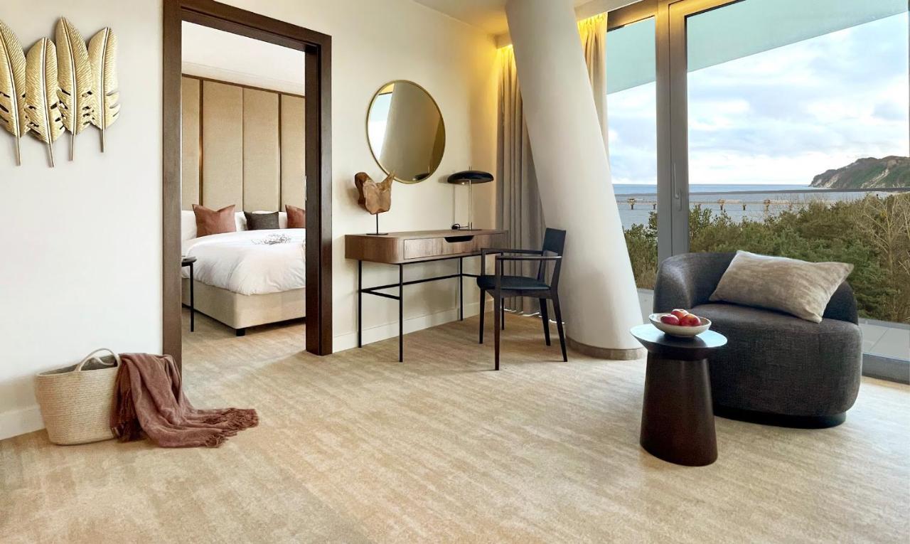 Family Room with Side Sea View
