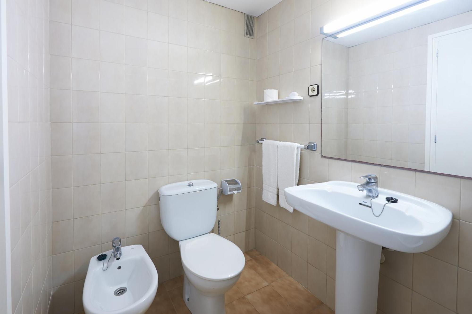 Budget Double Room,1273032472:JPEG