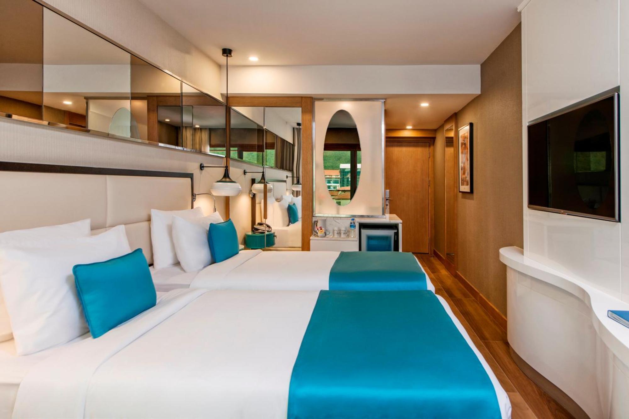 Superior Room with 2 Single Beds, Sea View