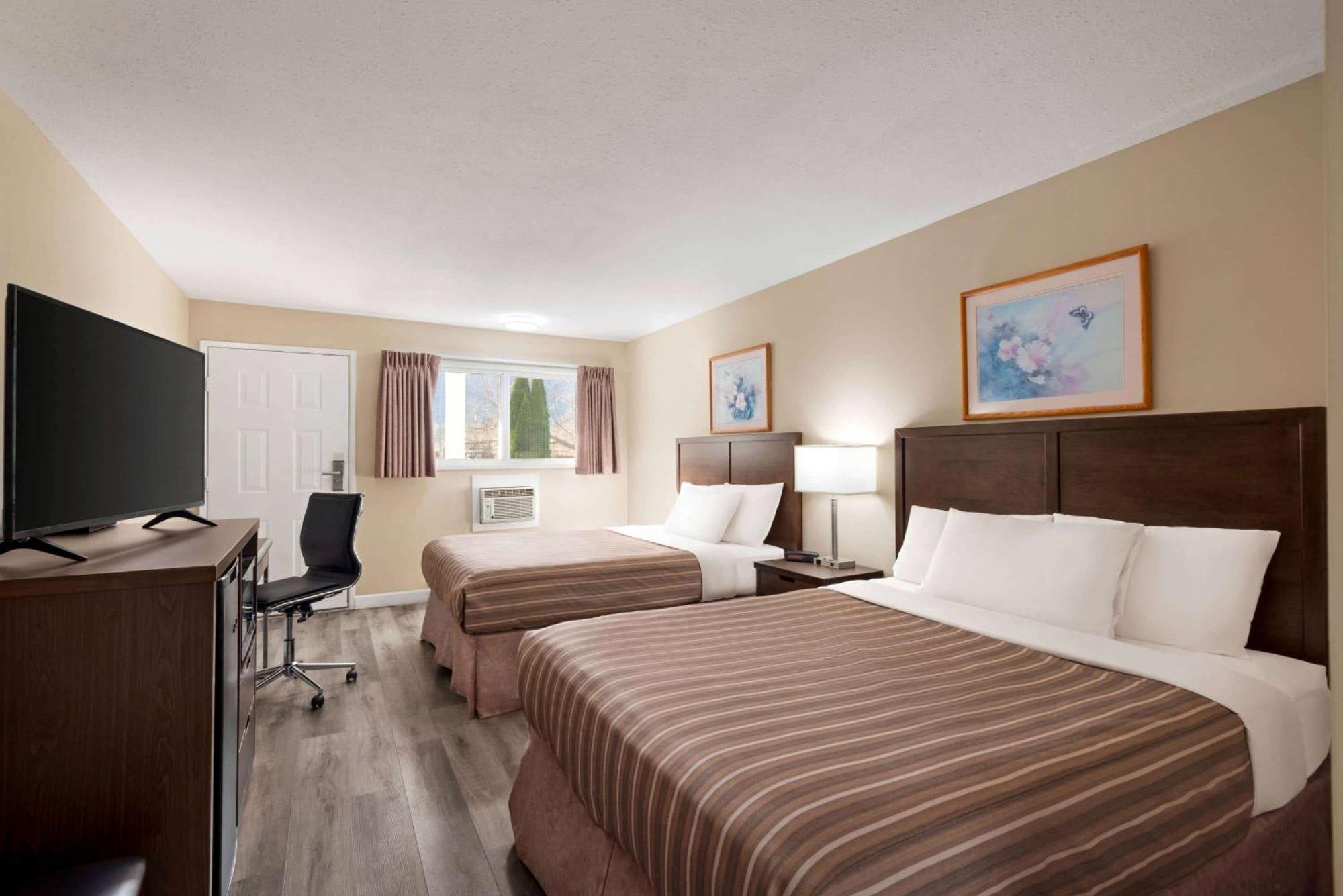 Queen Room with Two Queen Beds - Non-Smoking