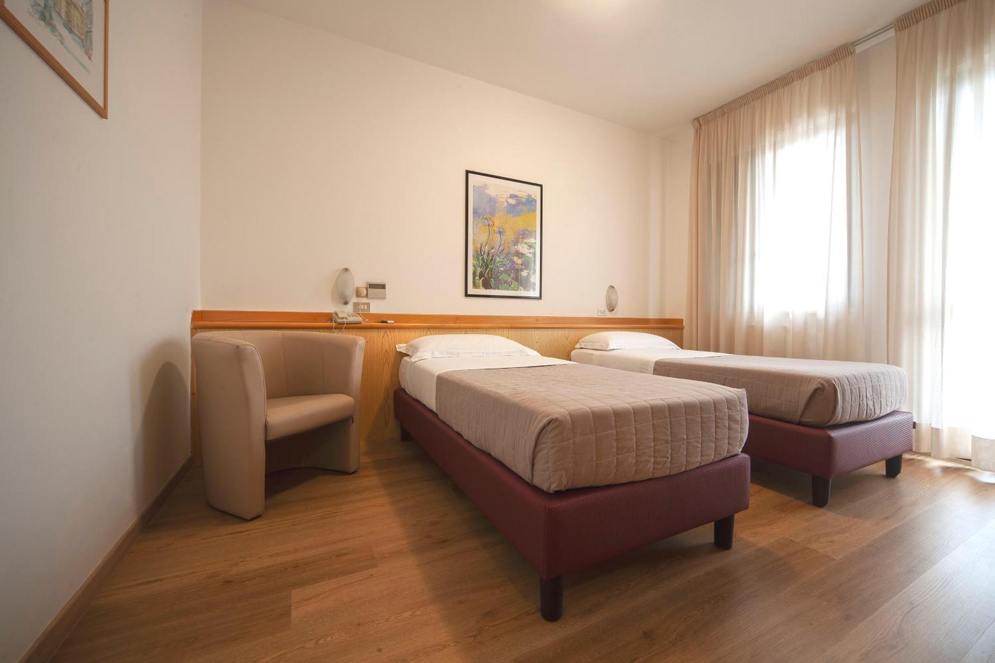 Single Room,1227617309:JPEG