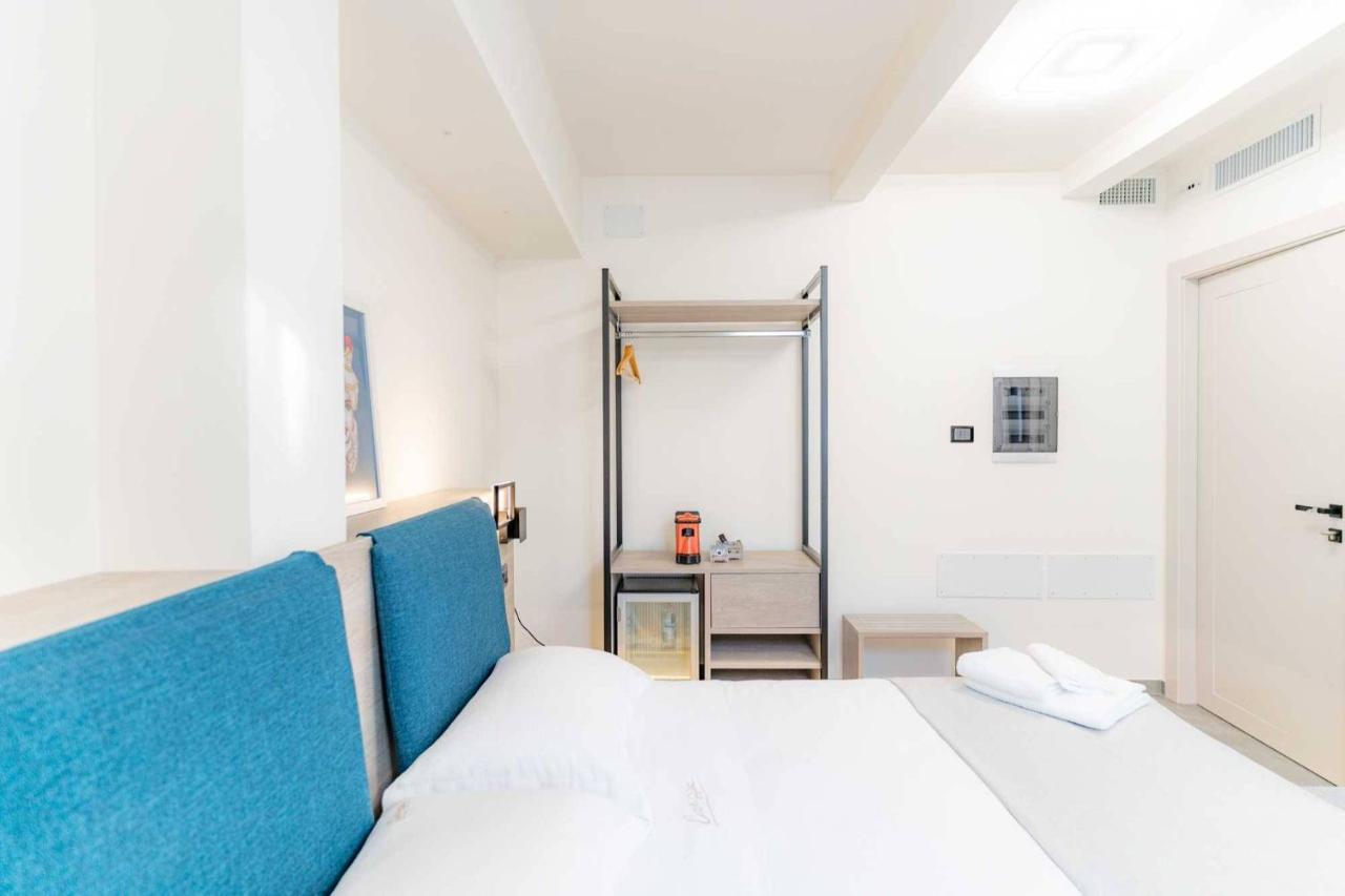 Deluxe Double Room,1241647759:JPEG