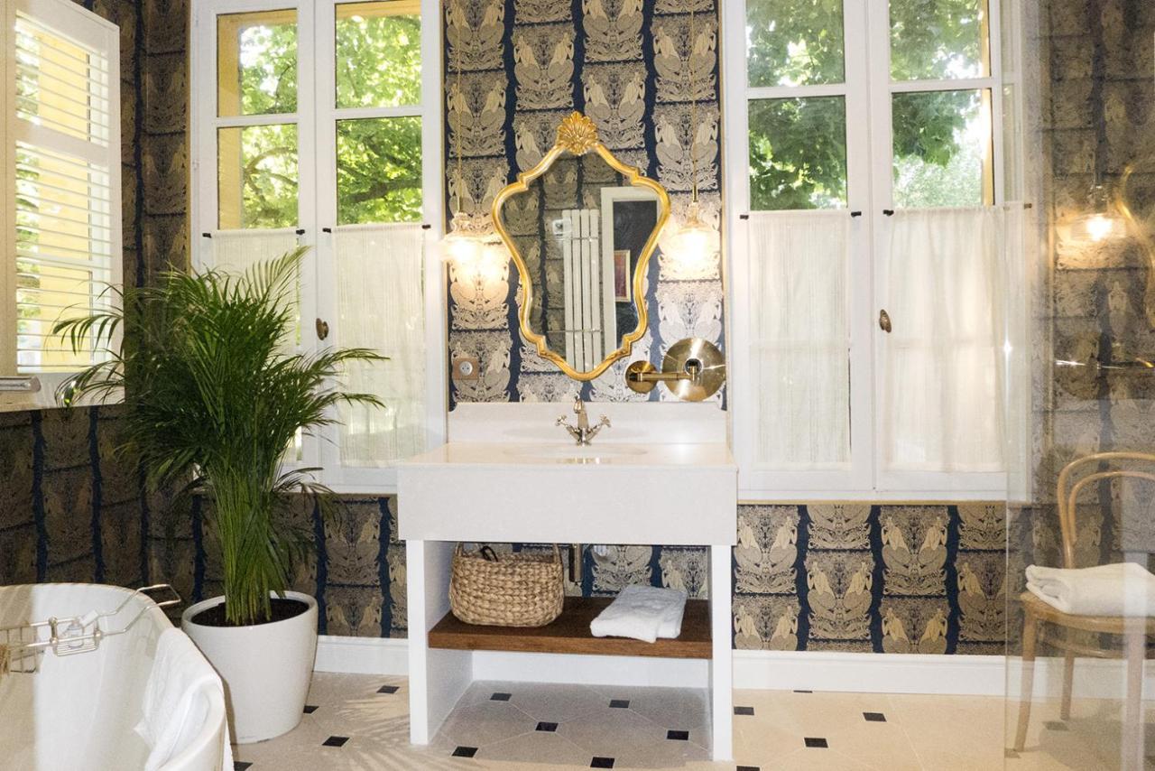 Suite Lit King-Size Deluxe - L'Estivale
