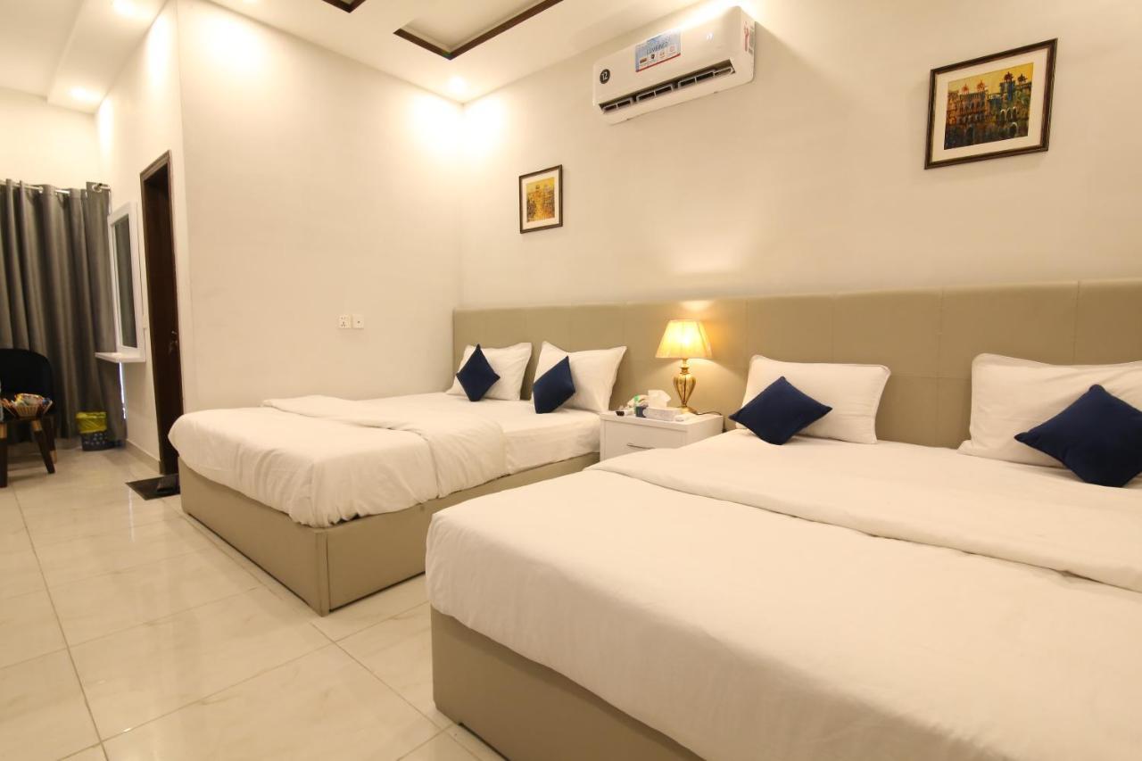 Deluxe Family Room