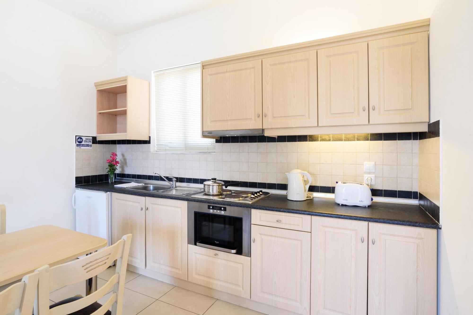 One-Bedroom Apartment (4 Adults)