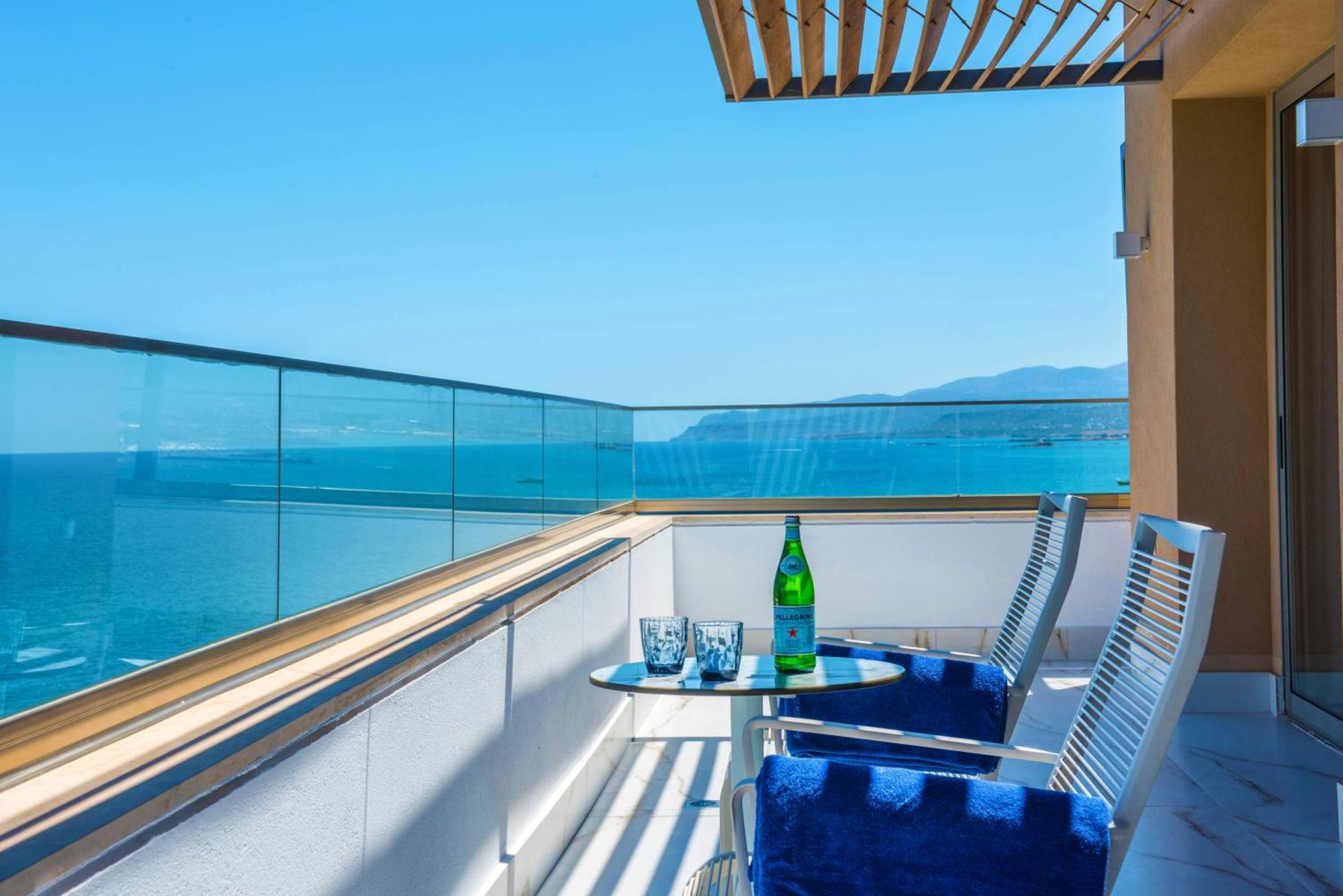 Suite Gold Sky mit Panoramablick auf das Meer