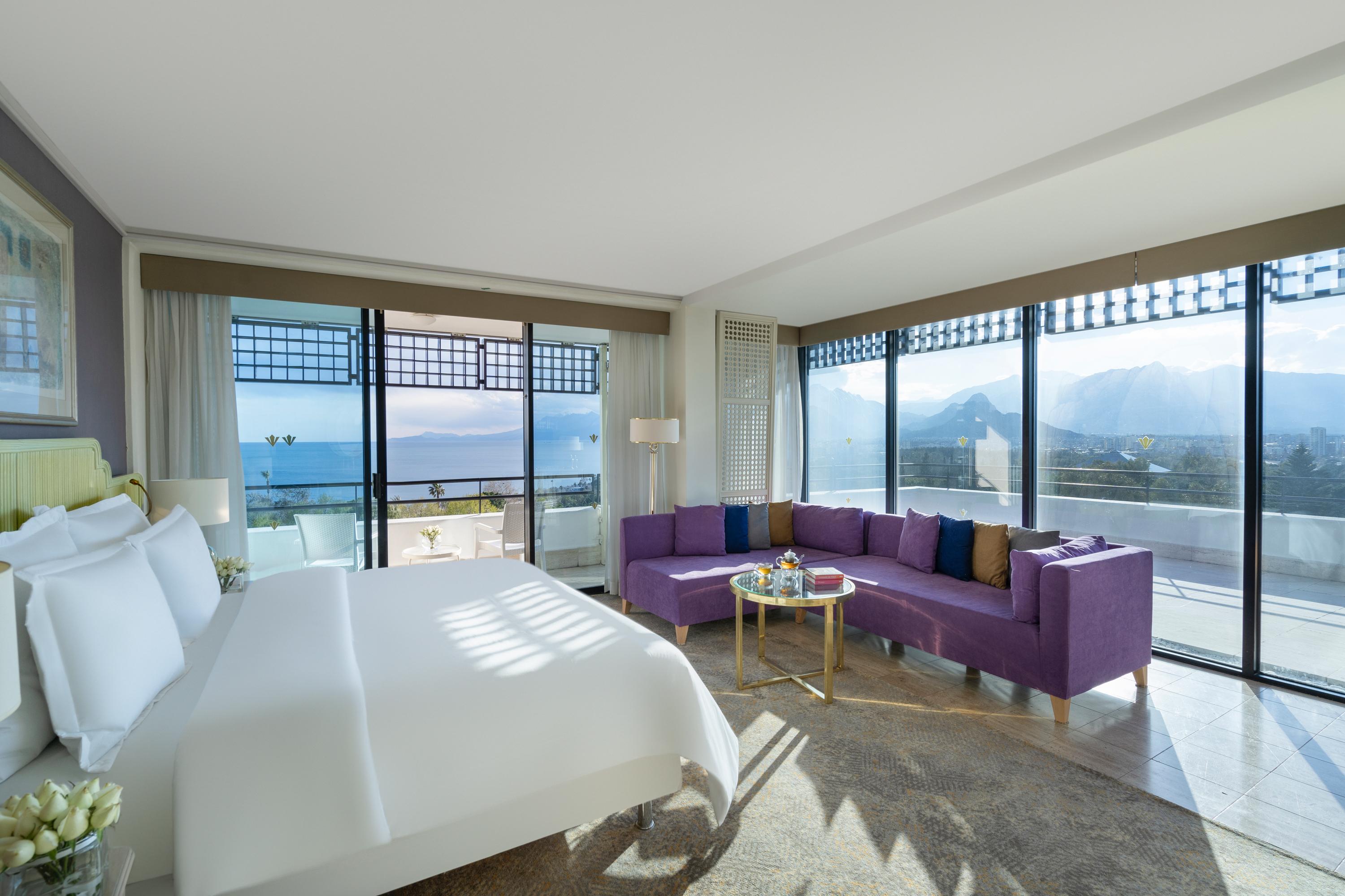 Suite Deluxe com Cama King-size, 2 Sofás-cama, Terraço e Vista Mar