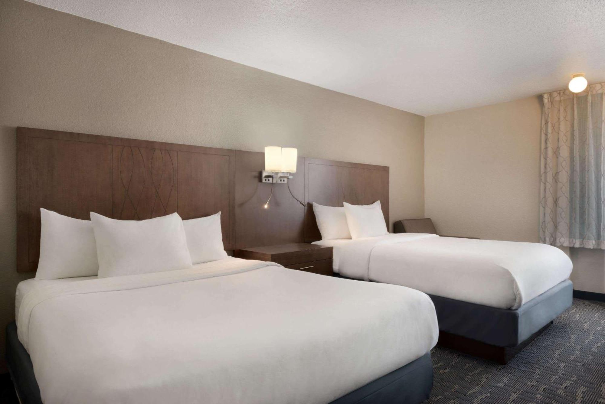 Queen Room with Two Queen Beds - Non-Smoking