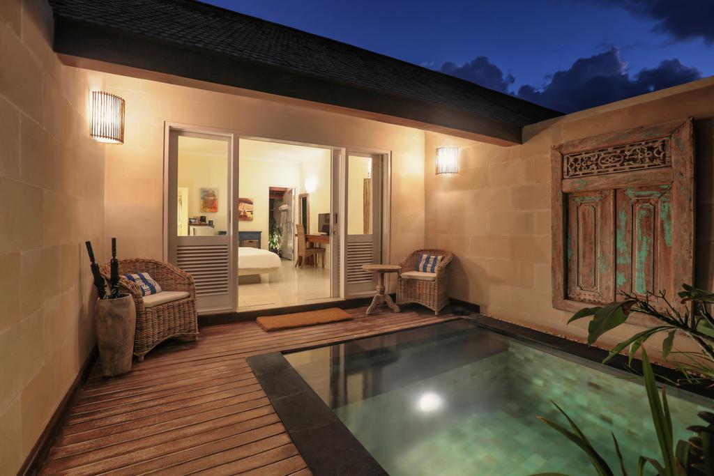 Private Plunge Pool Room