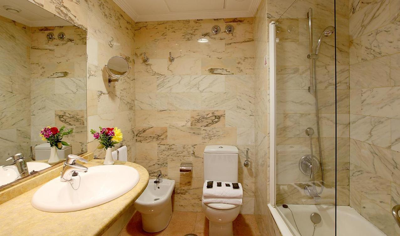 Habitación Doble - 1 o 2 camas (2 adultos)
