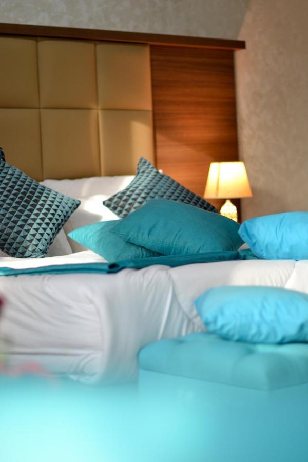 Standard Double Suite