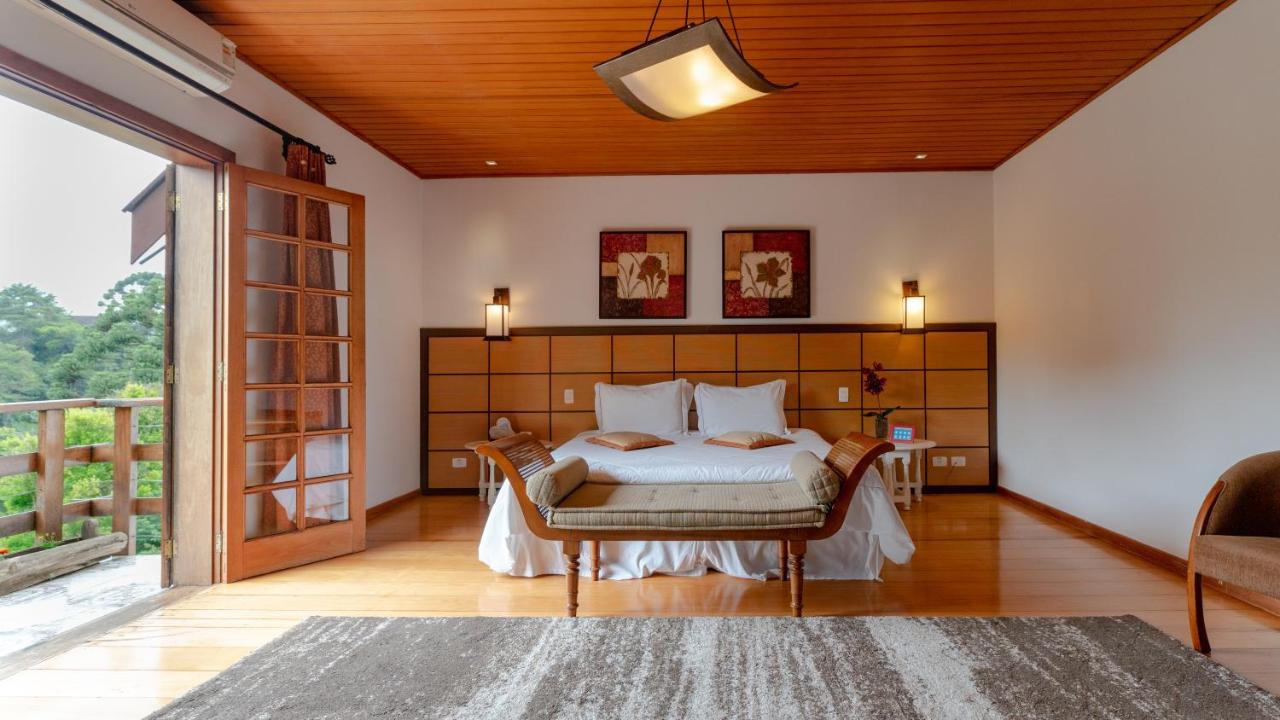 Suite com 2 Quartos e Varanda