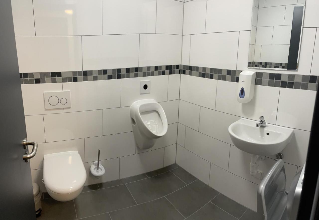 Doppelbettzimmer + Einzelbett mit externem Badezimmer