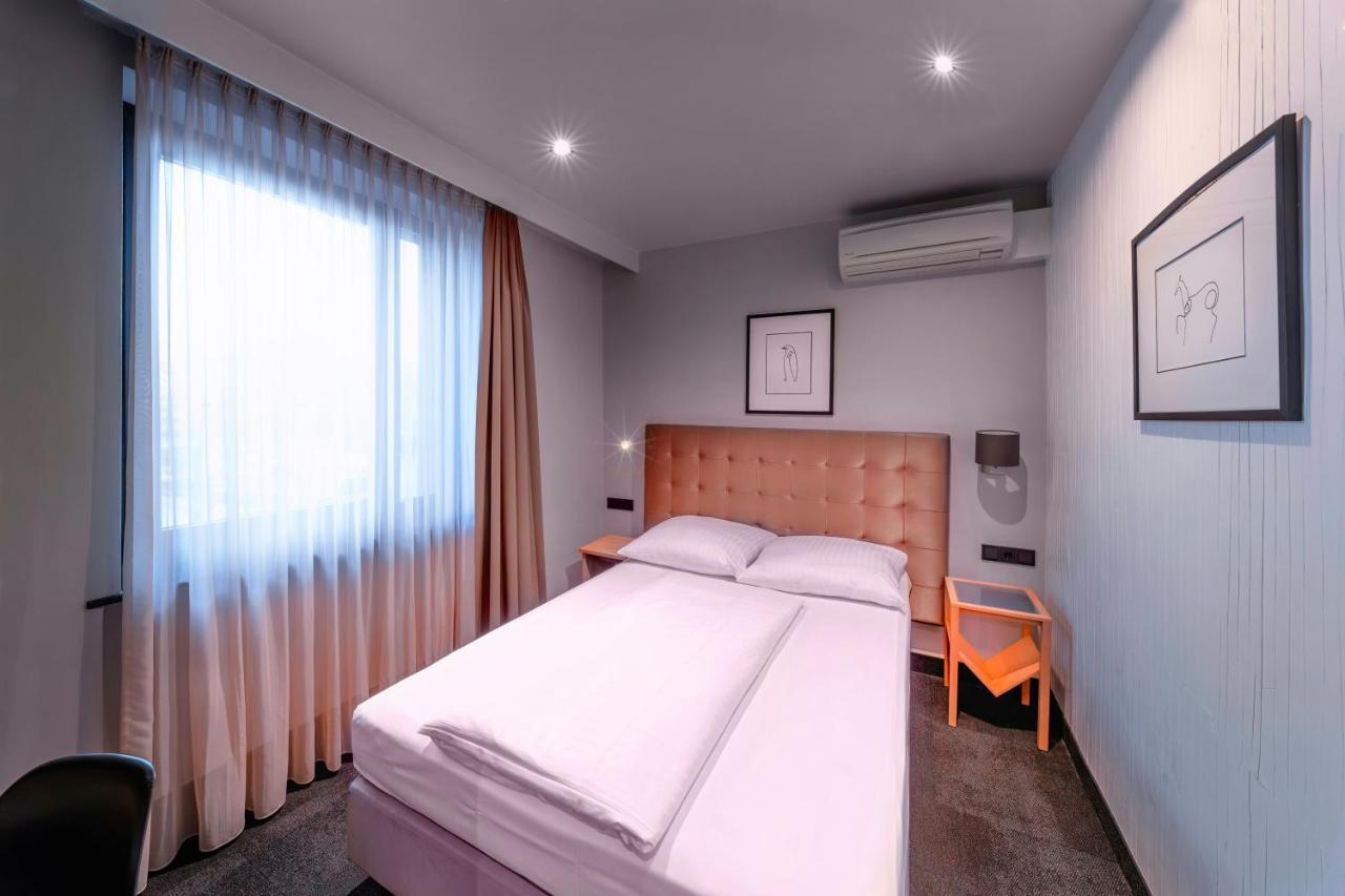 Single Room,1384620551:JPEG
