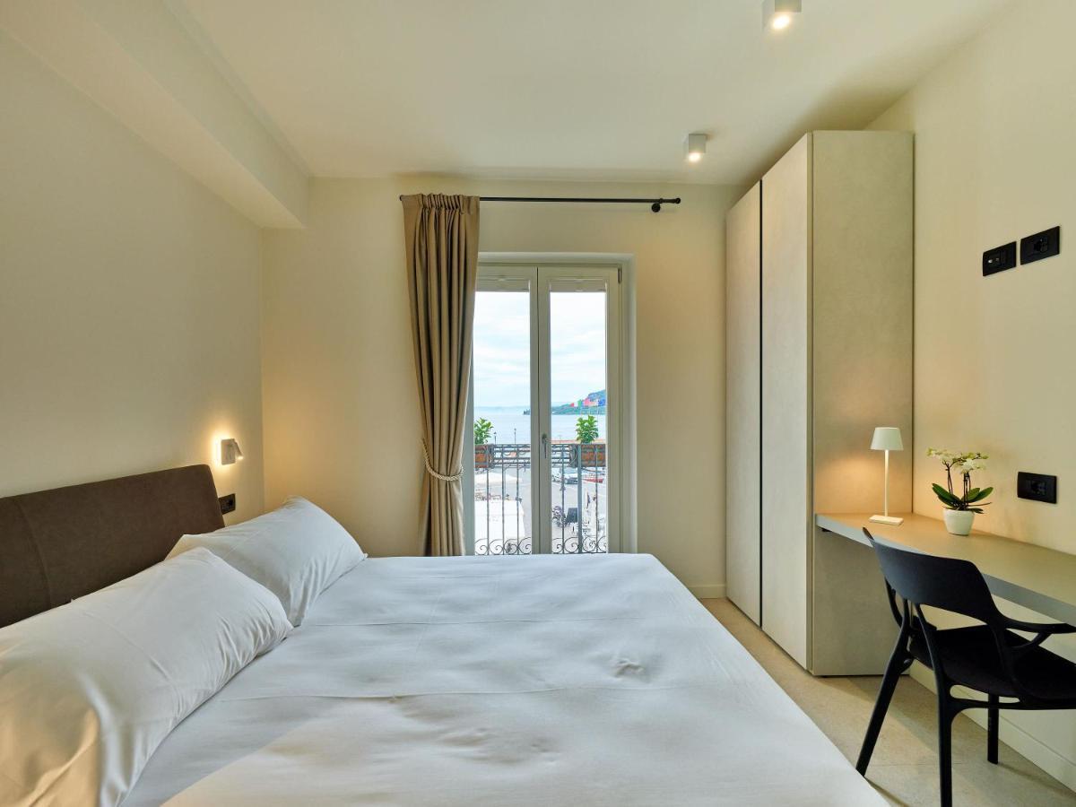 Deluxe Double Room with Balcony and Sea View,1396408169:JPEG