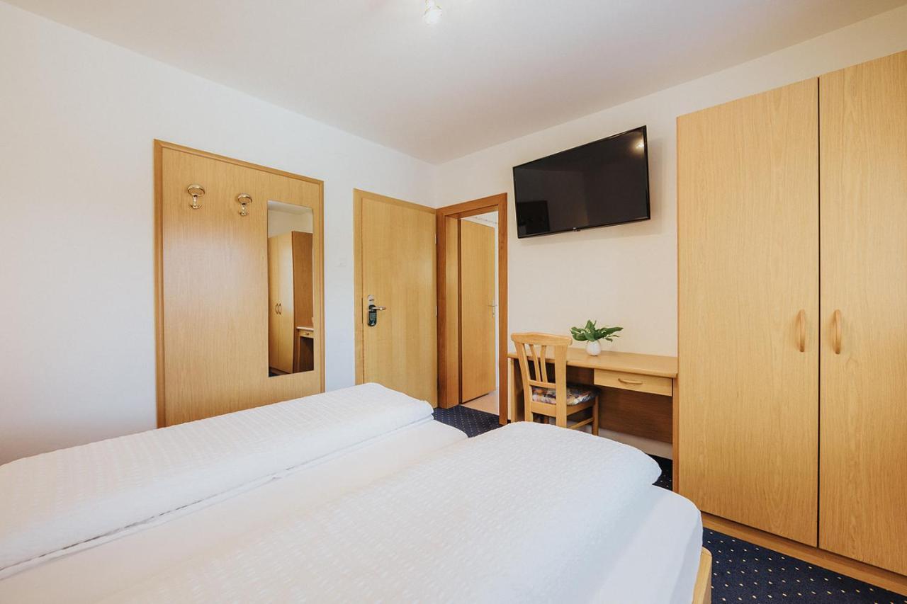 Standard Double Room,1398386363:JPEG