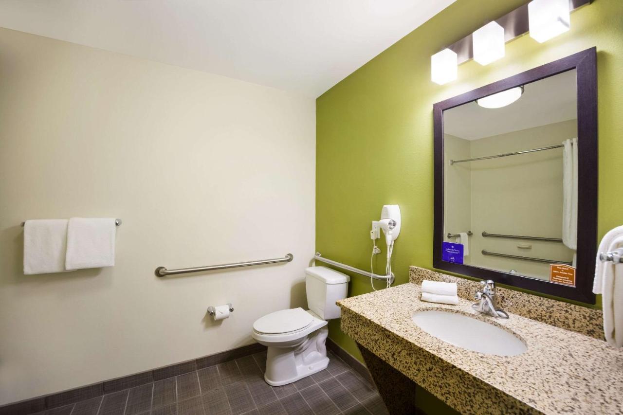 King Suite with Sofa Bed - Disability Access/Non-Smoking,1419150345:JPEG