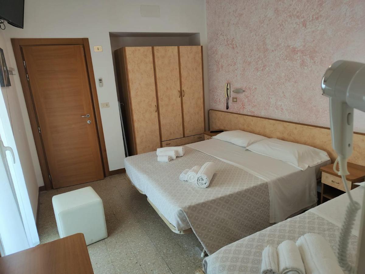 Triple Room,1405235657:JPEG