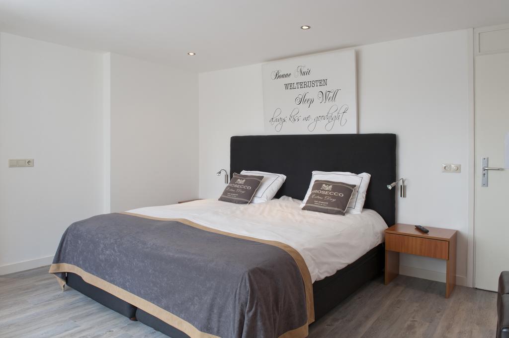 Twin Room with Bath
