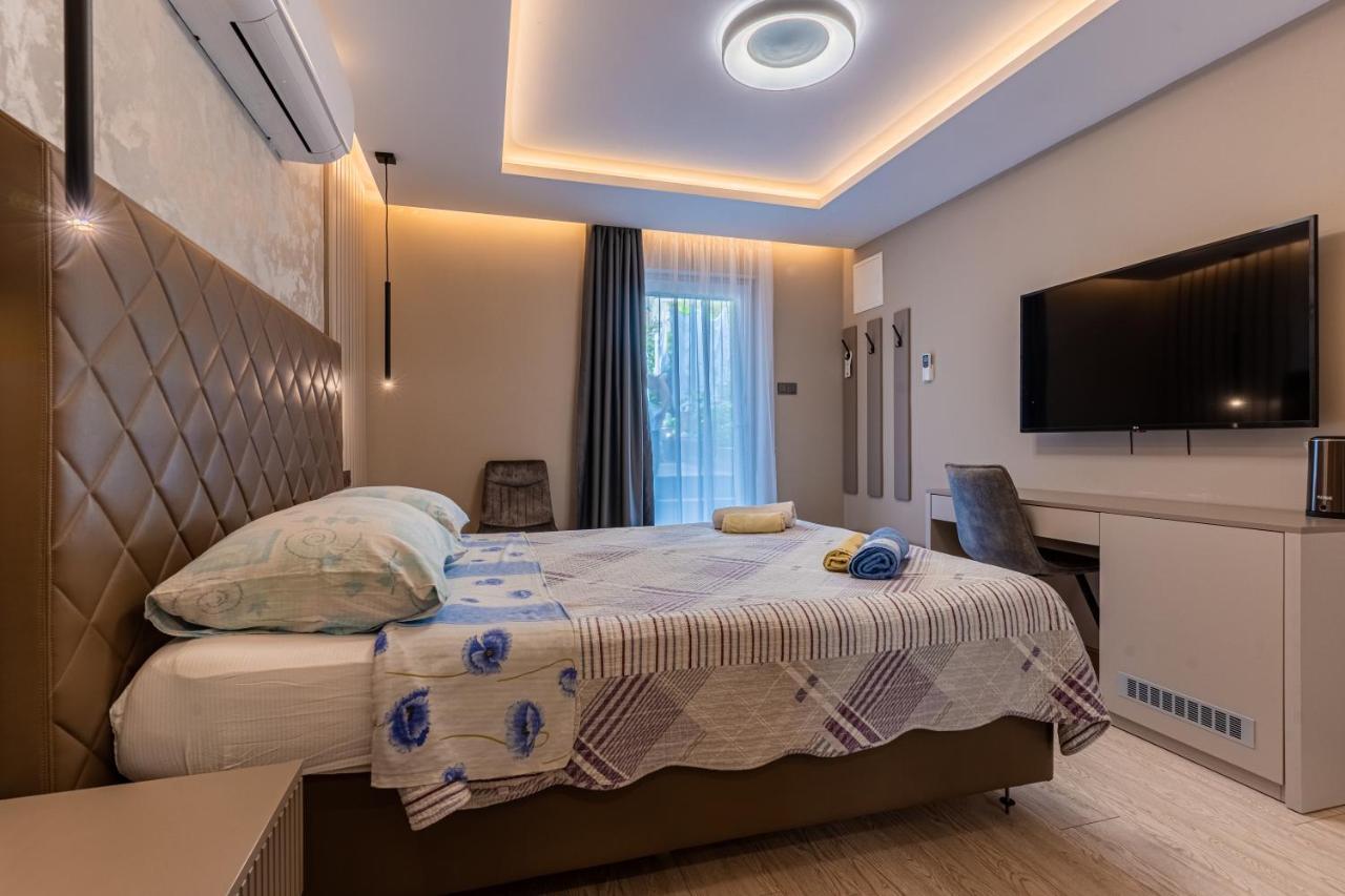 Double Room,1417223952:JPEG