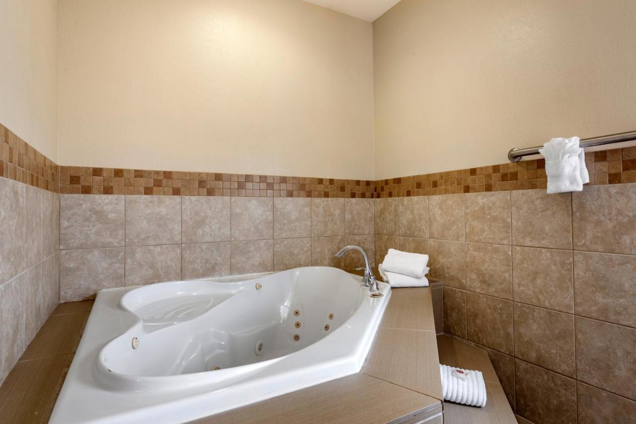 Suite with Spa Bath