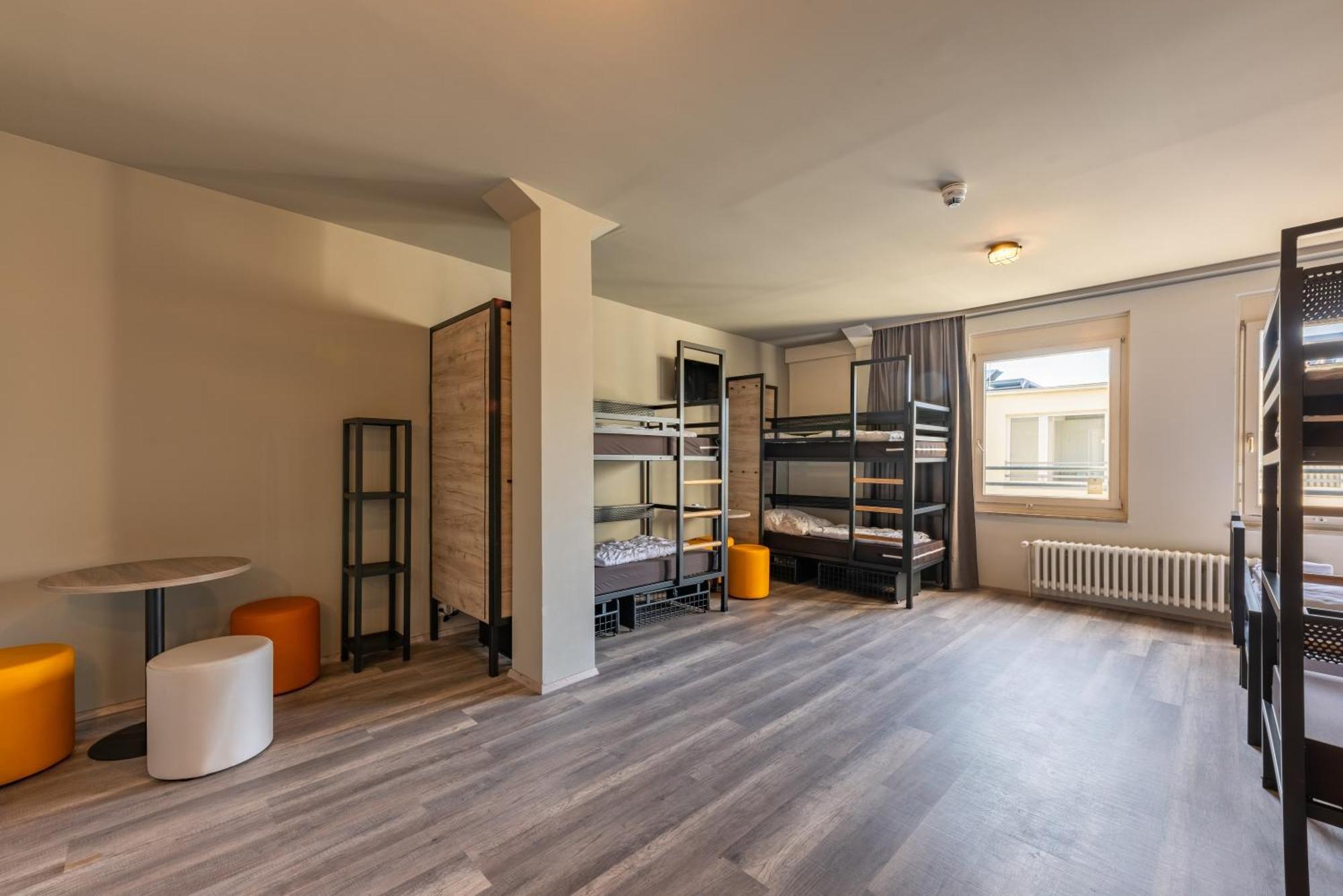 Eight-Bed Room,1435888138:JPEG