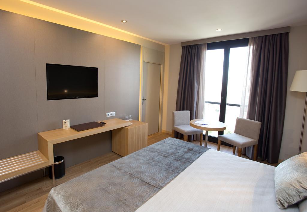 Double or Twin Room (1 Adult),223445621:JPEG