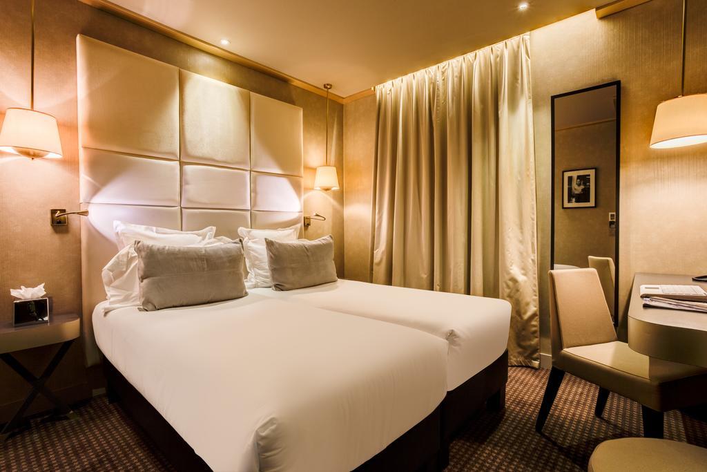 Two Connecting Double Rooms,925027894:JPEG