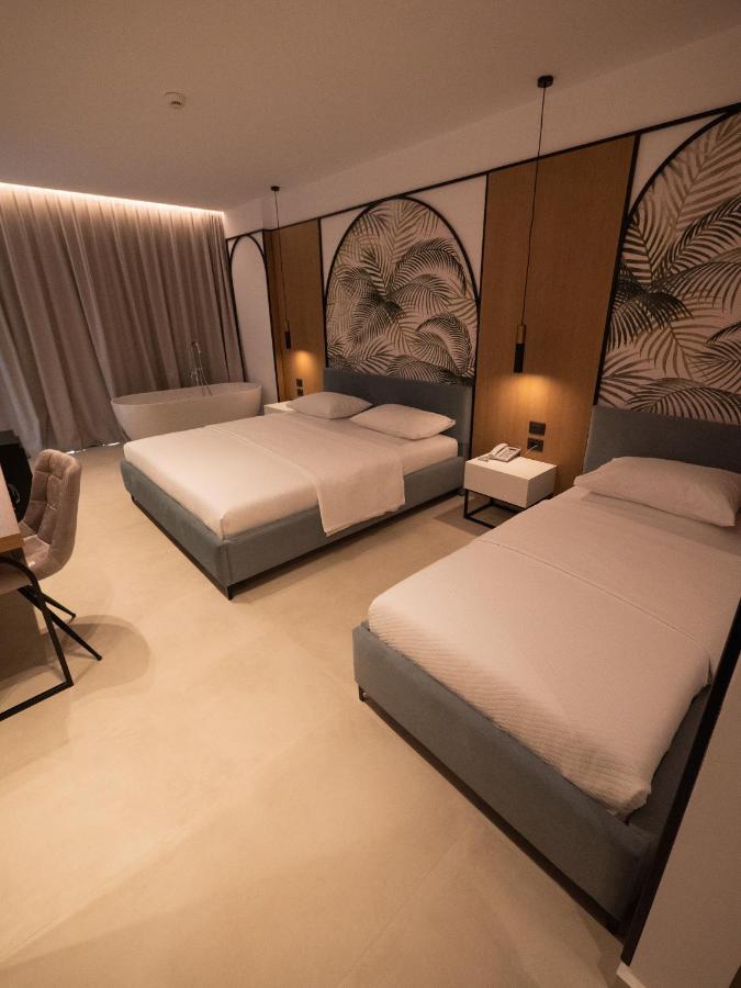 Superior Sea View Triple Room with Bathtub,1470034631:JPEG