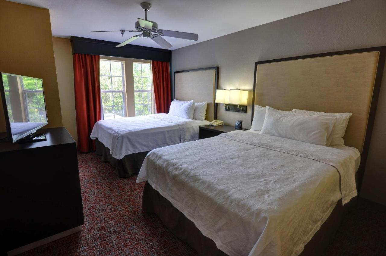 One-Bedroom Queen Suite Two Queen Beds Non-Smoking,1278938806:JPEG