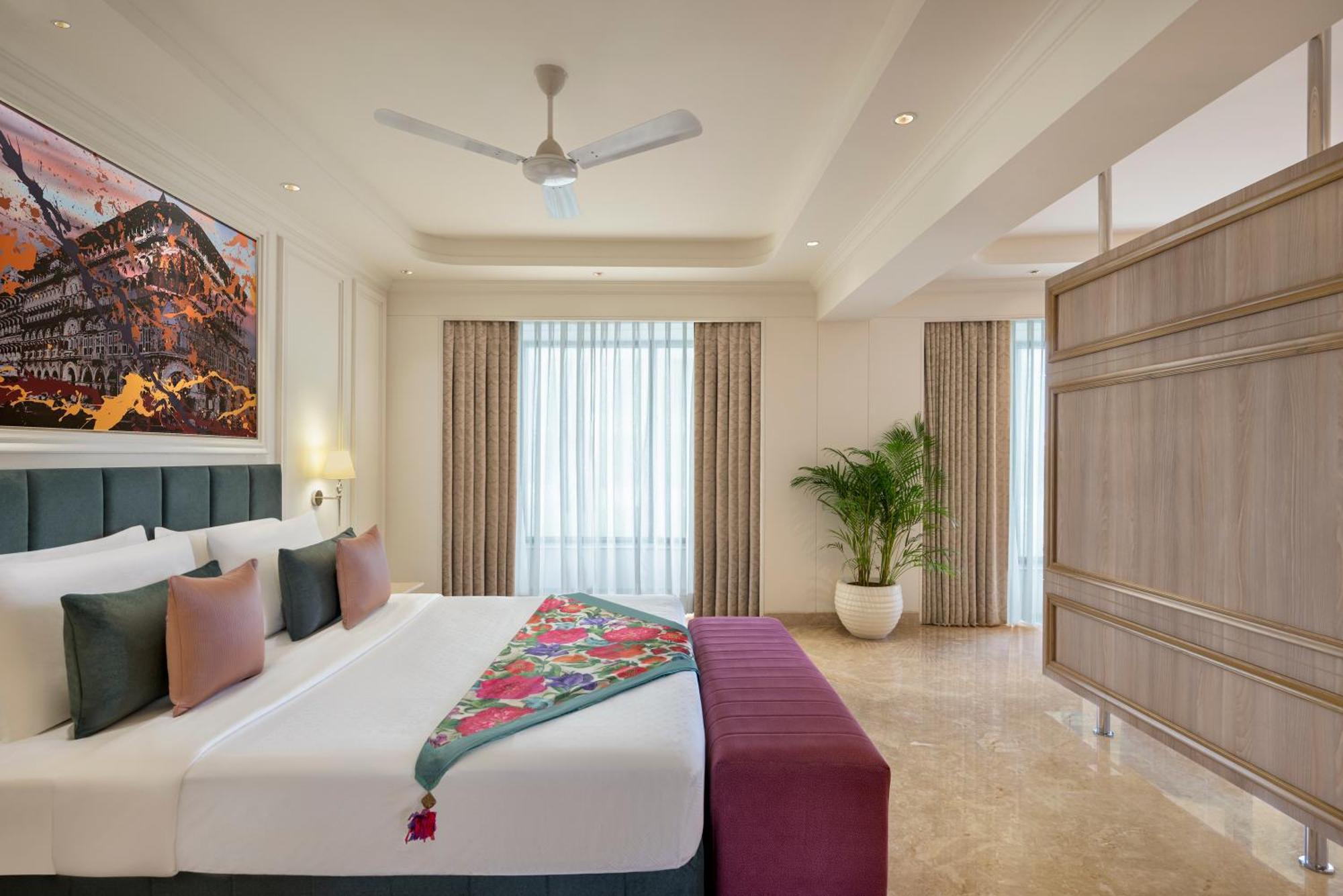 Suite Happy Hours 1+1(On select Brands only).Timing : 1700hrs – 2000hrs) and 10% discount on Spa,Complimentary Soft Minibar,Early Check-in and Late Check-out (subject to availability),Complimentary Room Upgrade (subject to avail)
