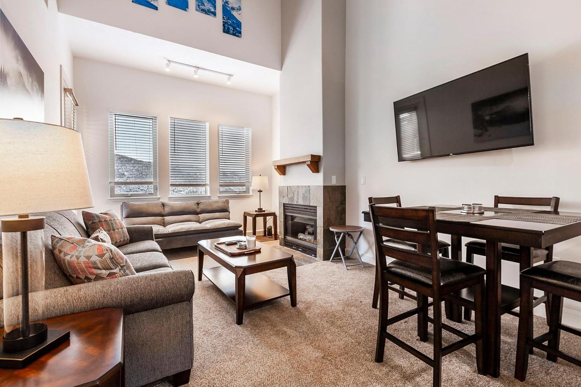 1 Bedroom Condominium #306E