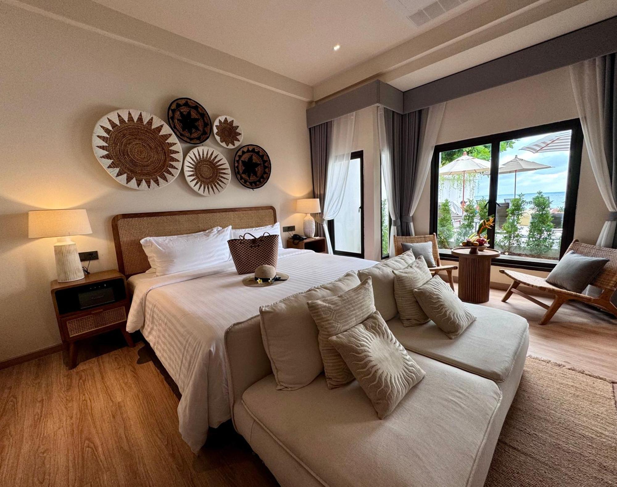Beach Front Villa One-Way Airport Transfer,1534214239:JPEG