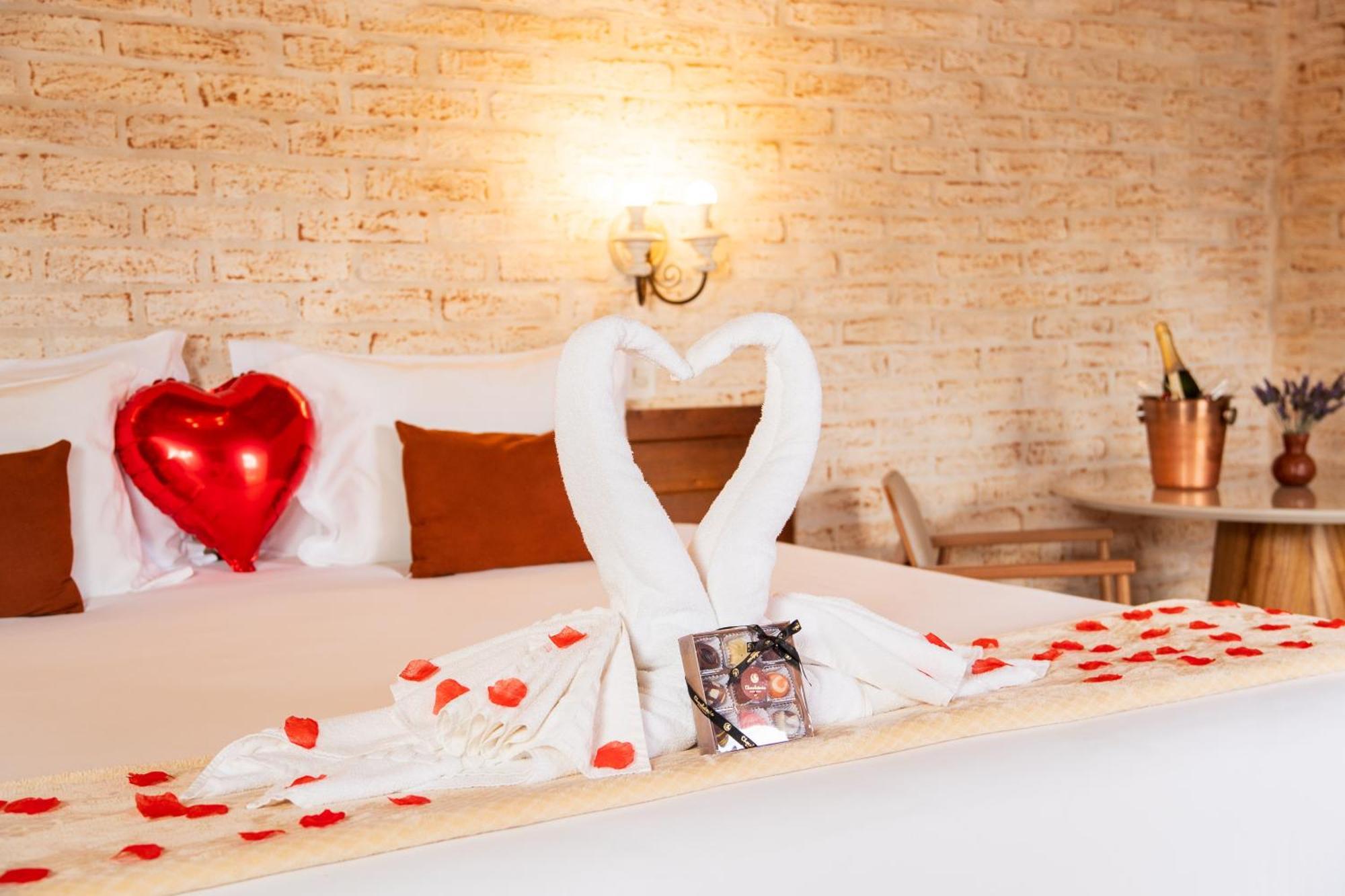 Chalet,1535004673:JPEG