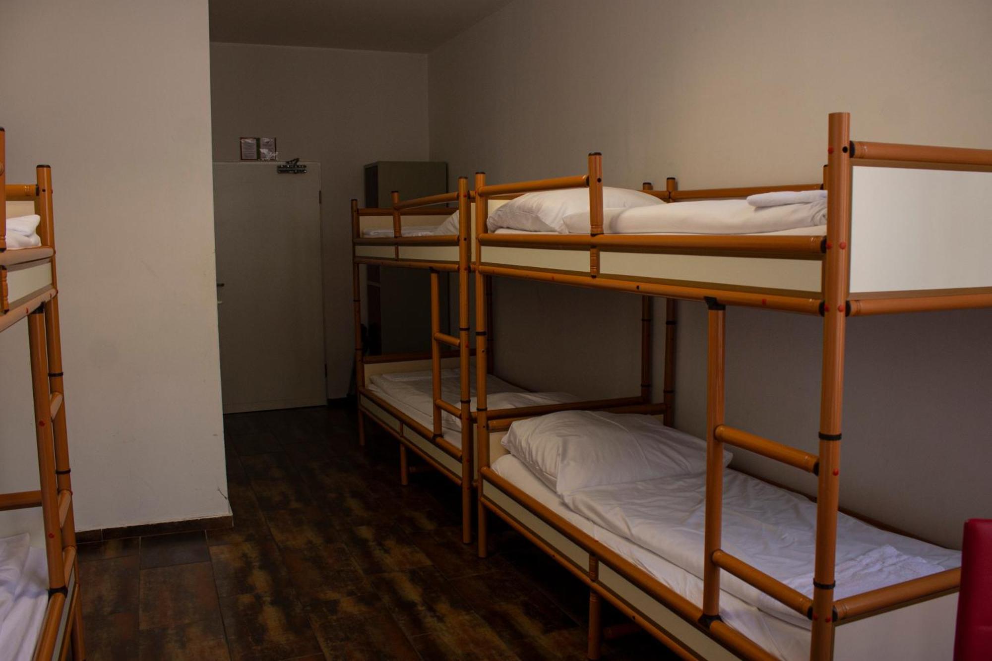 Dormitorio Compartido con cuarto de baño compartido (5 personas)