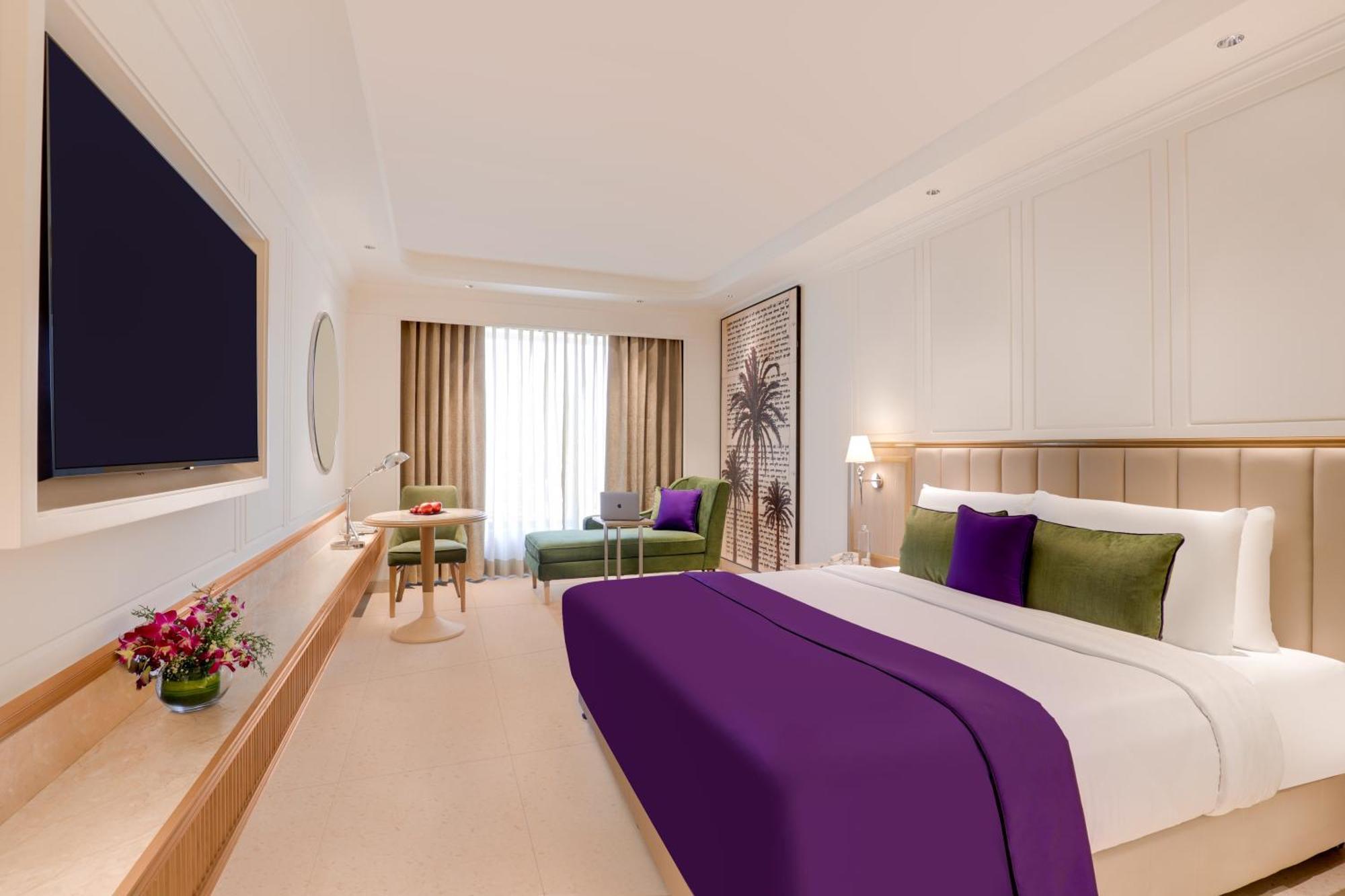 Deluxe King Room (Happy Hours 1+1(On select Brands only).Timing : 1700hrs – 2000hrs) and 10% discount on Spa,Complimentary Soft Minibar,Early Check-in and Late Check-out (subject to availability) and Complimentary Room Upgrade (subject to availabilit