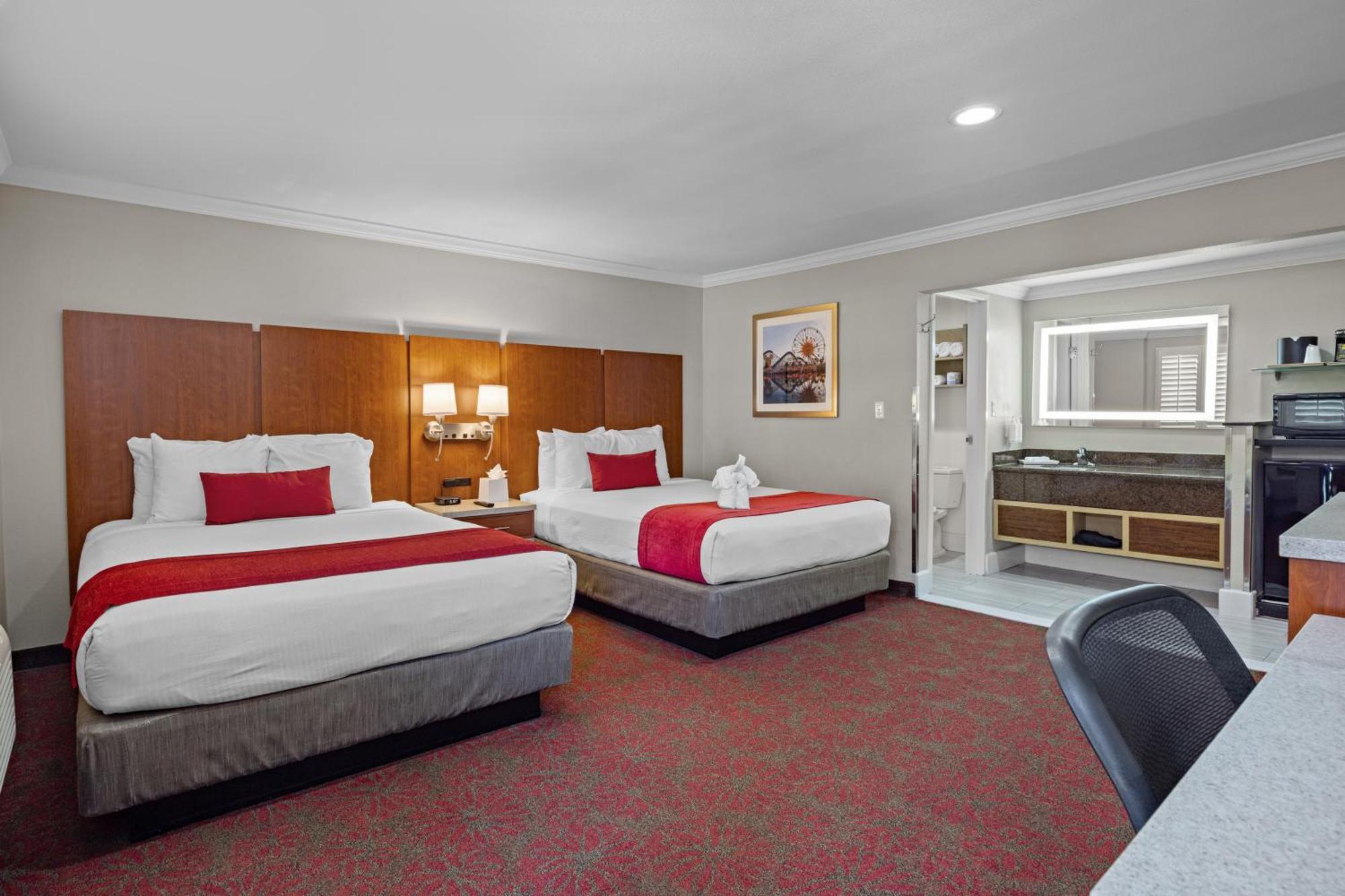 Deluxe Room with Two Queen Beds,1550970892:JPEG